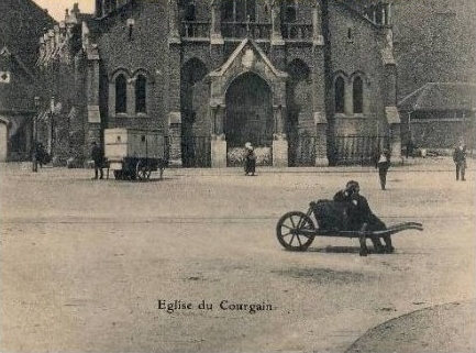 Calais et l eglise du courgain avec enfant 2