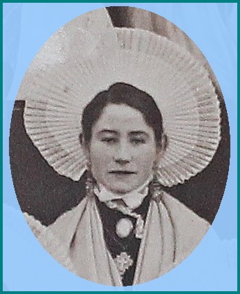 Calais inconnue 8 encadre