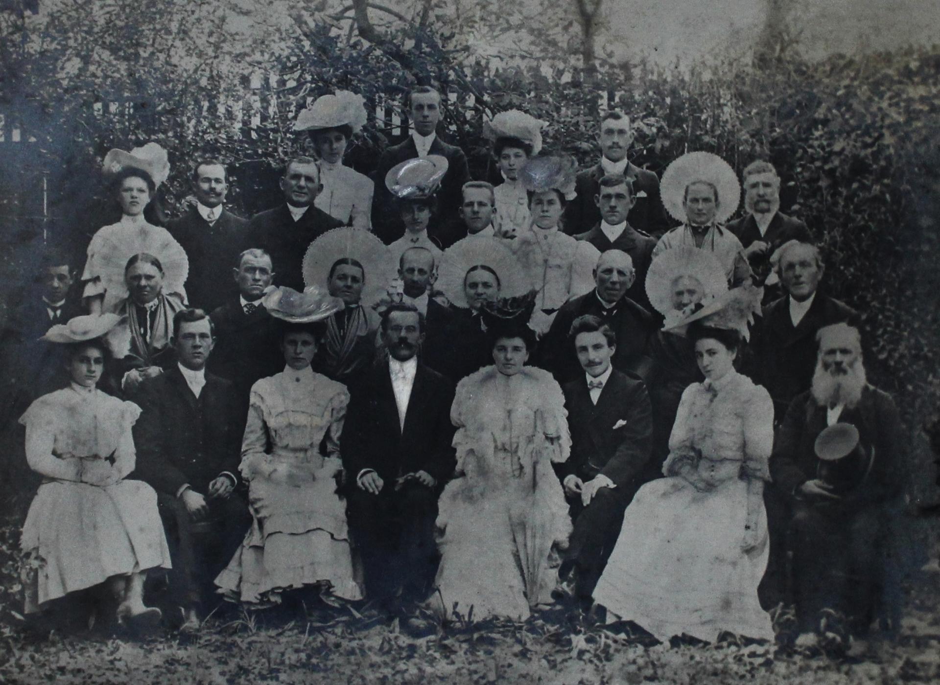 Calais photo de groupe matelotes courguinoise et saint pierrois