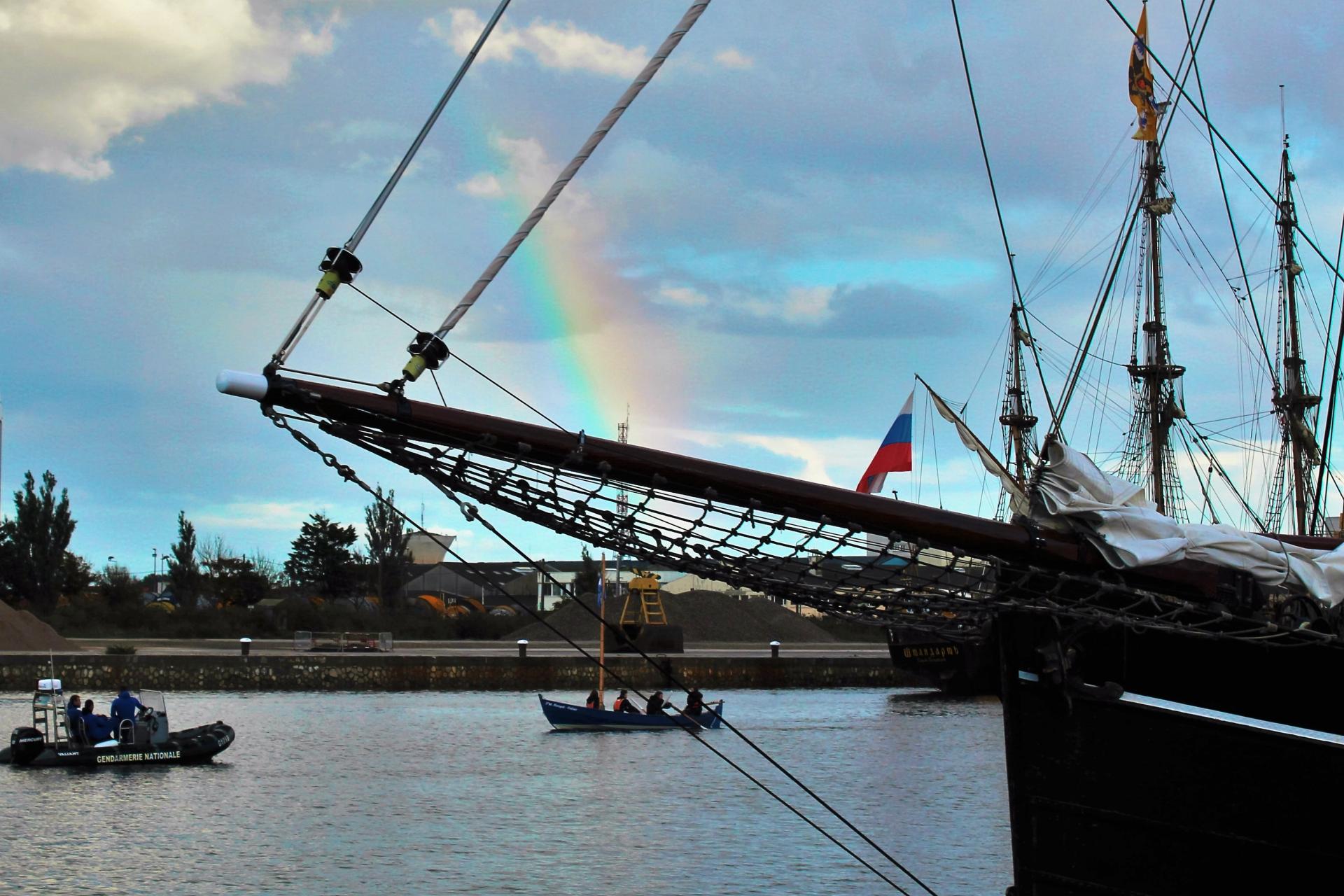Escale à Calais 2016 les bateaux lors de la parade