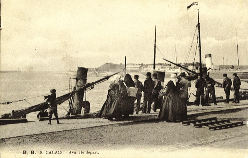 Calais cpa avant le depart sur les quais du courgain