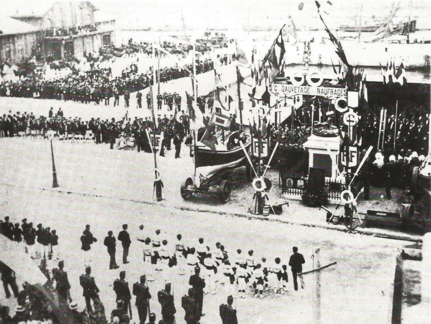 Calais inauguration du monument des sauveteurs 11 sept 1899